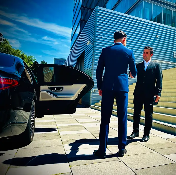 BlackLimousines airport transfer service